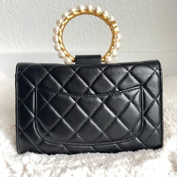 Chanel Quilted Lambskin Pearl Crown Clutch On Chain - Picture 2 of 16